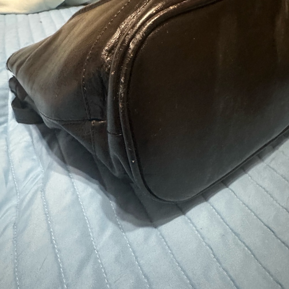 Elegant Black Leather Women's Bag - Picture 9 of 16